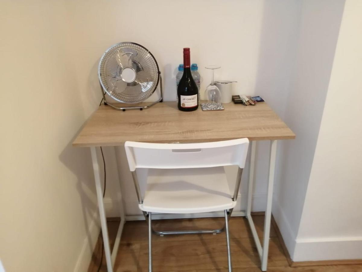 Central Stratford Cozy Double Room London Eksteriør bilde