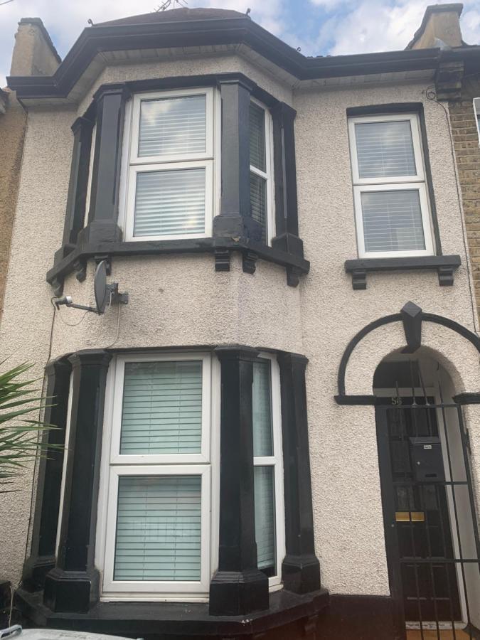 Central Stratford Cozy Double Room London Eksteriør bilde