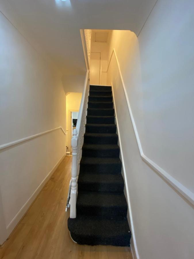 Central Stratford Cozy Double Room London Eksteriør bilde