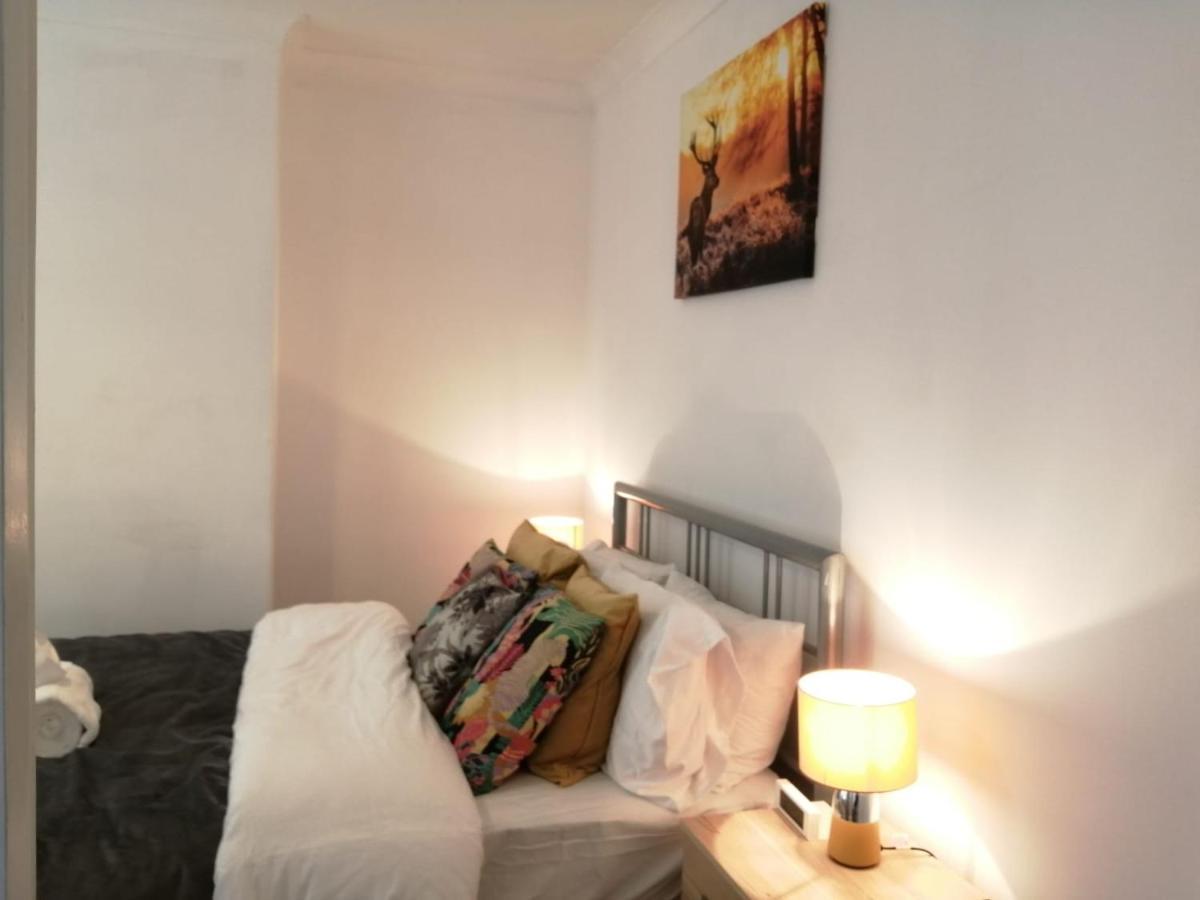 Central Stratford Cozy Double Room London Eksteriør bilde