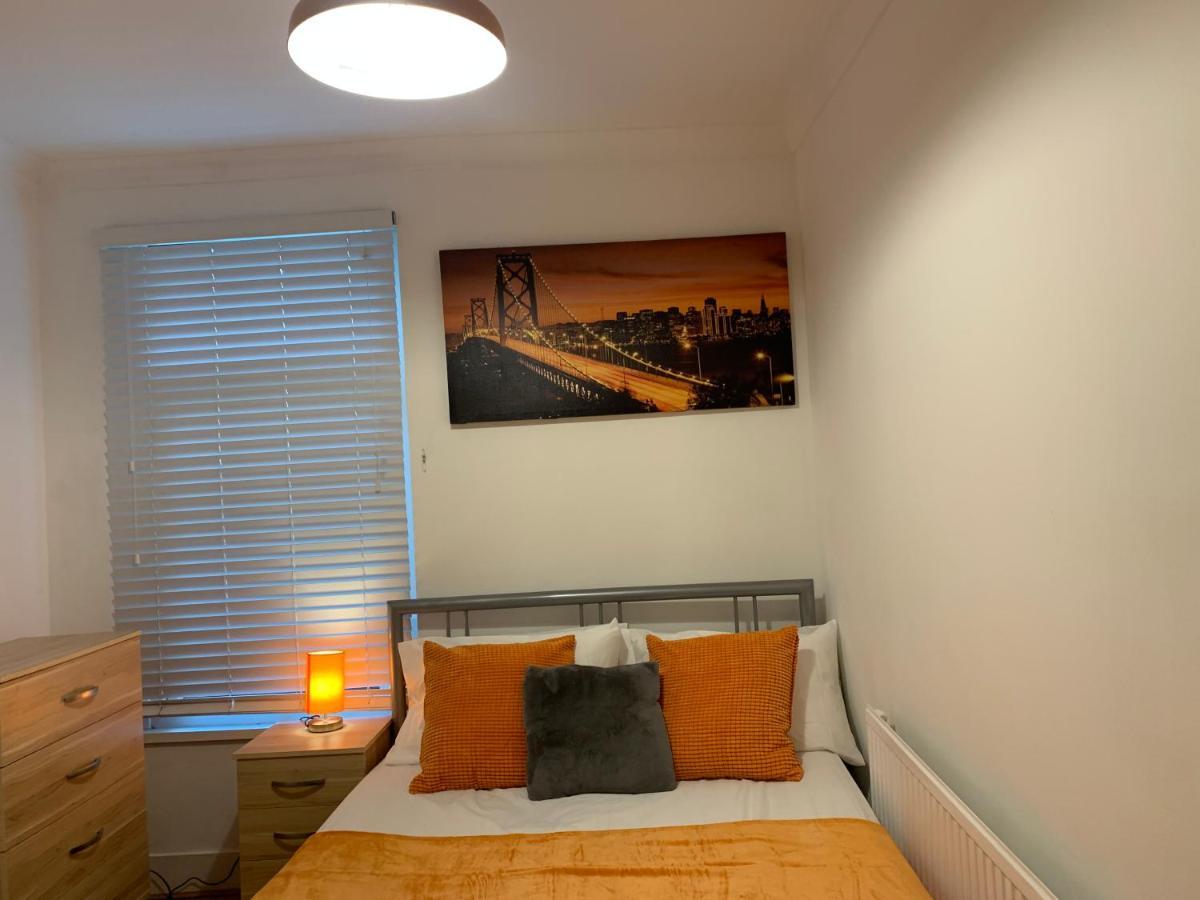 Central Stratford Cozy Double Room London Eksteriør bilde