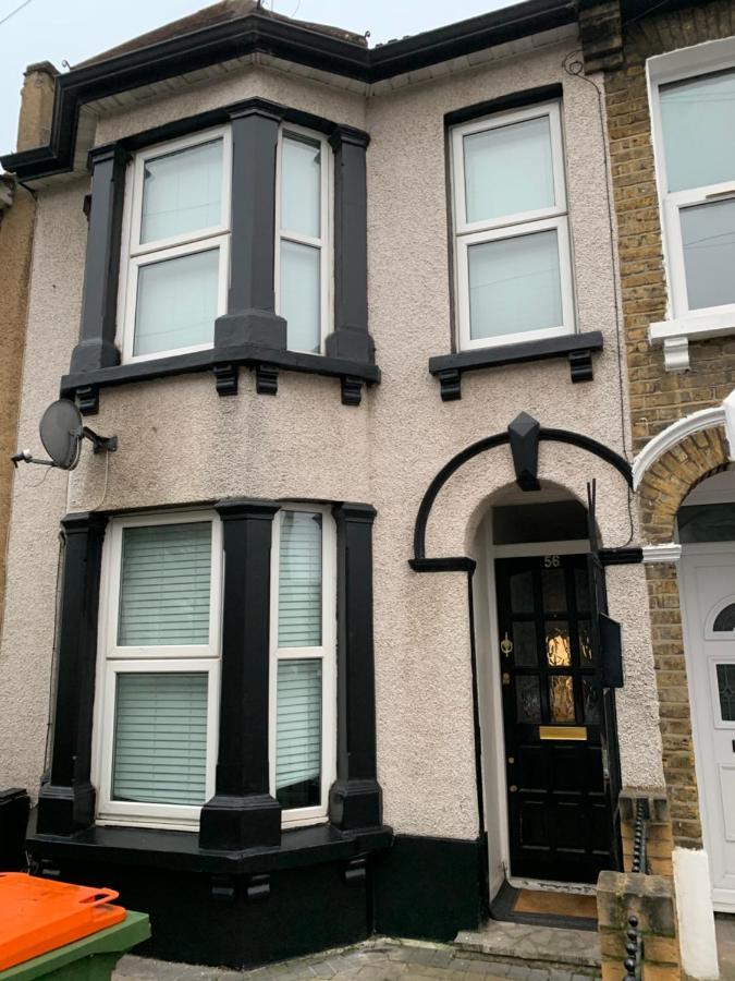 Central Stratford Cozy Double Room London Eksteriør bilde