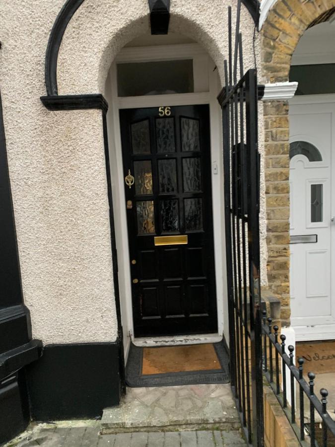 Central Stratford Cozy Double Room London Eksteriør bilde