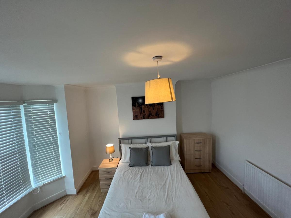 Central Stratford Cozy Double Room London Eksteriør bilde