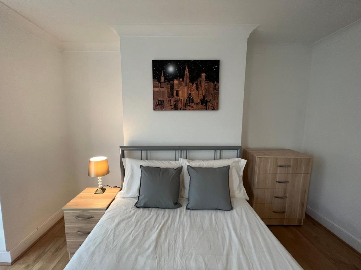 Central Stratford Cozy Double Room London Eksteriør bilde