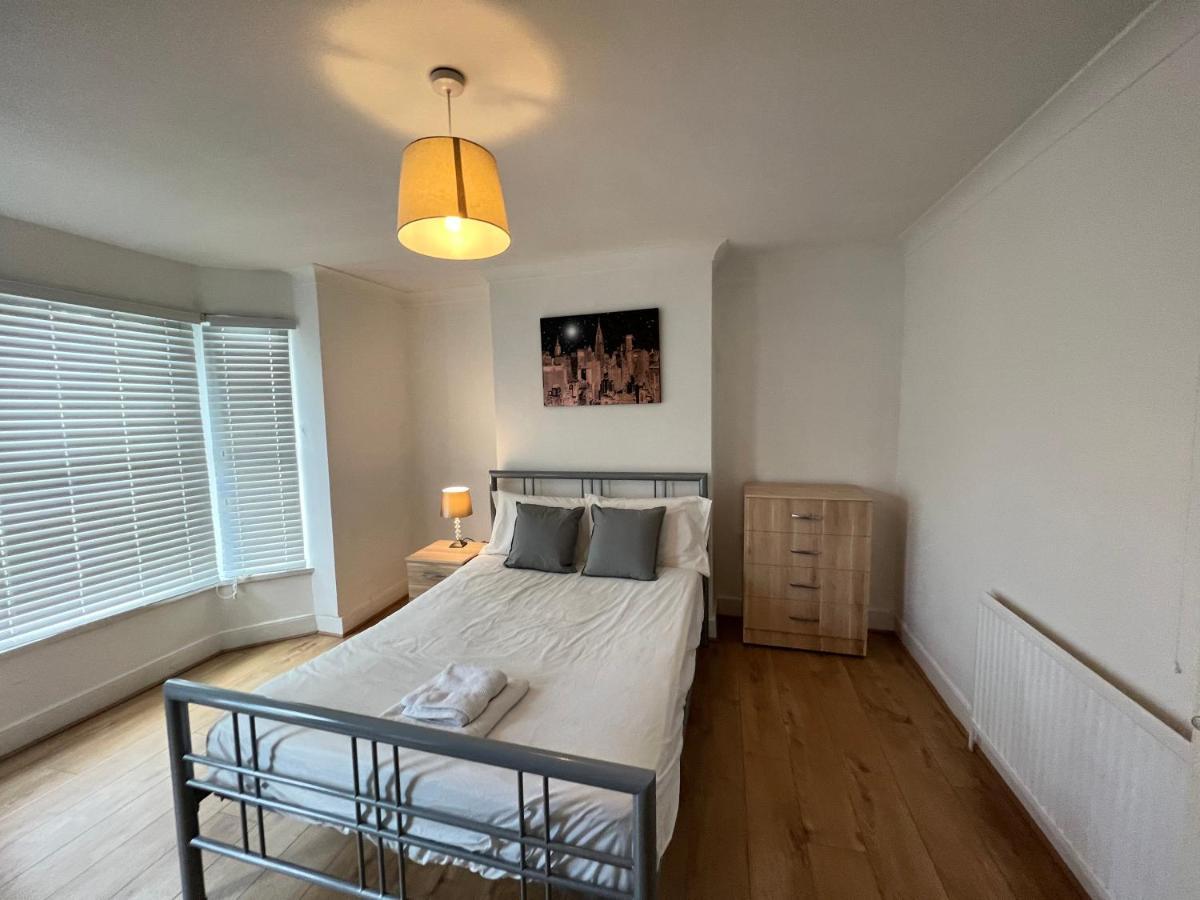 Central Stratford Cozy Double Room London Eksteriør bilde