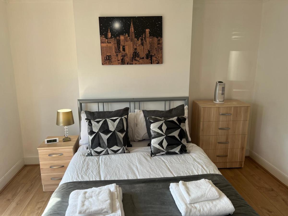 Central Stratford Cozy Double Room London Eksteriør bilde