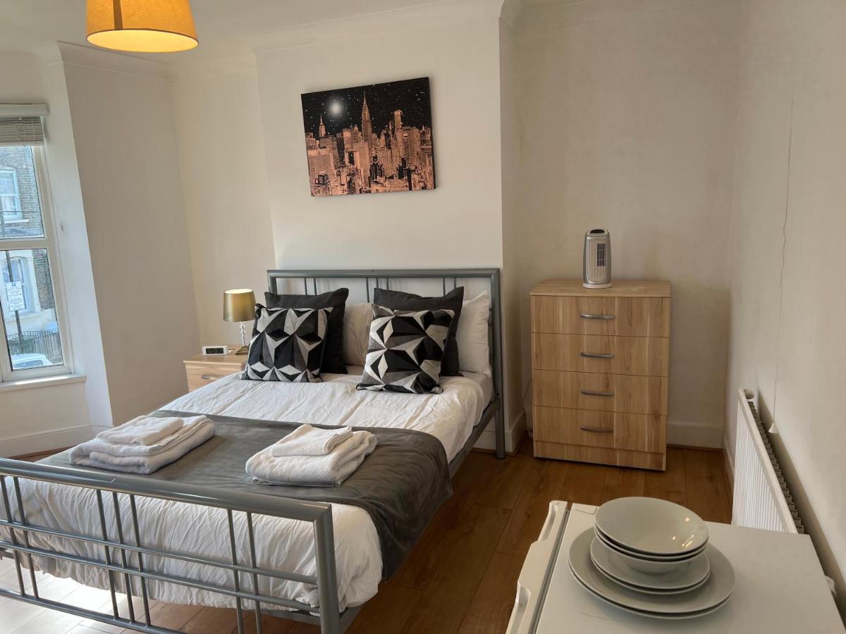 Central Stratford Cozy Double Room London Eksteriør bilde