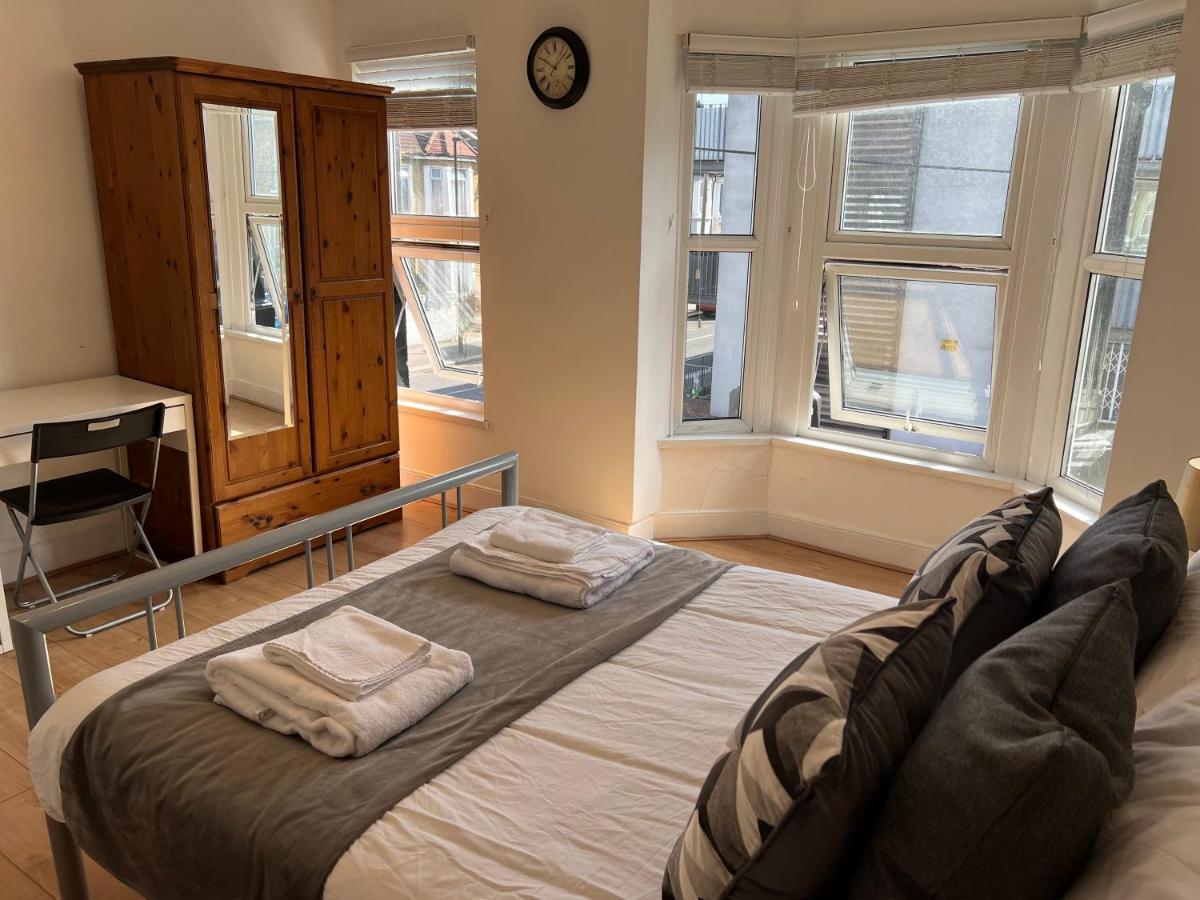 Central Stratford Cozy Double Room London Eksteriør bilde