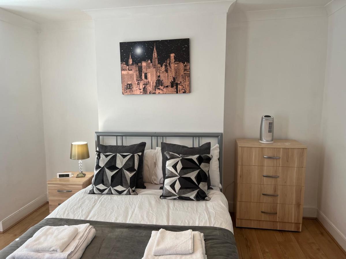 Central Stratford Cozy Double Room London Eksteriør bilde